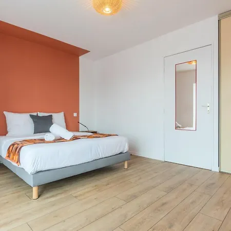 아파트 Bright 2-bedroom W Balcony And Parking *