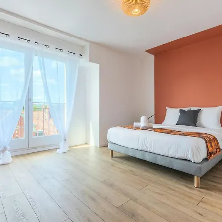 Bright 2-bedroom W Balcony And Parking * Lambersart