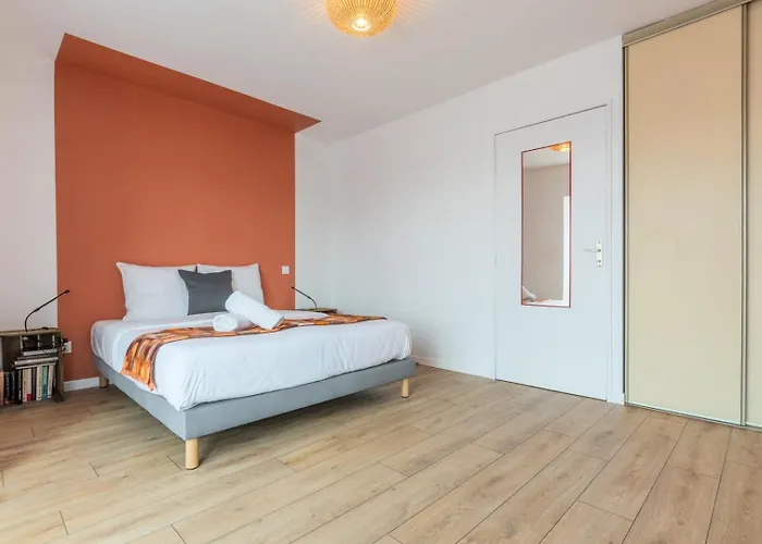 Apartman Bright 2-bedroom W Balcony And Parking *